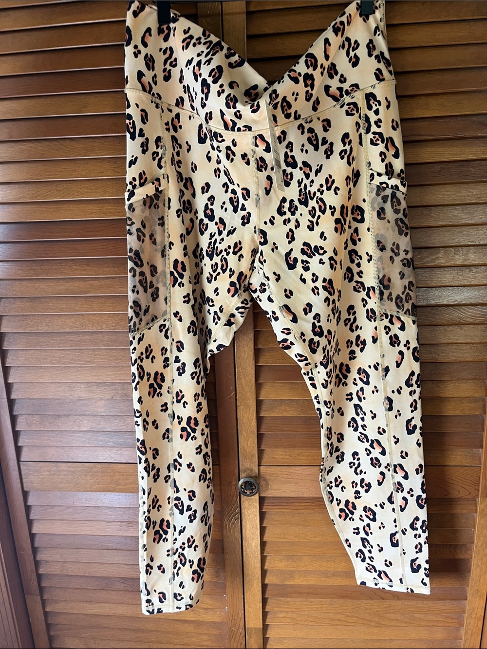 Fabletics Leopard-Print Leggings in Cream, Black and Brown NWT Size 2XL